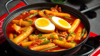Ilustrasi tokbokki korean, Biaya Akomodasi: Korea Selatan Lebih Terjangkau, Transportasi: Efisiensi dan Harga Kompetitif di Korea Selatan, Biaya Makanan: Kuliner Lezat dengan Harga Lebih Murah di Korea Selatan, Ilustrasi tokbokki korean, Aktivitas dan Tiket Masuk: Jepang Sedikit Lebih Mahal, Tips Menghemat Budget di Jepang dan Korea Selatan, Perbandingan Biaya Harian