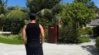 DK SEVENTEEN, Joshua SEVENTEEN, Pesona Alam Maldives yang Memikat, DK SEVENTEEN, Aktivitas Wisata yang Wajib Dicoba, DK SEVENTEEN, Cara Menuju Maldives dari Indonesia, Tips Wisata Hemat ke Maldives, Informasi Praktis untuk Wisatawan