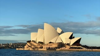 Opera Sydney, Jerman: Pusat Inovasi dan Industri, Singapura: Hub Keuangan dan Teknologi Asia, Marina Bay Sands Singapura, Australia: Peluang di Sektor Pertambangan dan Kesehatan, Opera Sydney, Uni Emirat Arab: Magnet untuk Pekerja Konstruksi dan Perhotelan, Atlantis the Palm, Kanada: Negara Ramah Pekerja Migran, Tips Persiapan untuk Bekerja di Luar Negeri