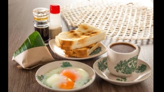 Ilustrasi roti bakar, 1. Roti Bakar Kekinian dengan Topping Unik, 2. Corndog Mozzarella, 3. Dimsum Mini, 4. Pisang Nugget, 5. Tahu Krispi dengan Bumbu Tabur, 6. Martabak Mini Manis dan Gurih, 7. Donat Mini Topping Warna-Warni, 8. Basreng (Bakso Goreng), 9. Es Kopi Susu Kekinian, 10. Seblak Instan Kering, 11. Chicken Pop dengan Saus, 12. Mie Lidi Pedas, 13. Kue Cubit Kekinian, 14. Sate Taichan Mini, 15. Puding Regal dengan Topping Buah