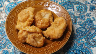 Ilustrasi Gemblong, Kue Lupis: Camilan Ketan yang Terlupakan, Ilustrasi lupis, Kue Kremes: Kerenyahan yang Mulai Hilang, Gemblong: Manisnya Kenangan Betawi, Ilustrasi Gemblong, Kerak Telor: Ikon Kuliner yang Terancam, Kerak Telor, Tantangan Pelestarian Kuliner Tradisional, Upaya Menjaga Warisan Kuliner