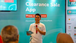 CEO Surplus, Agung Saputra