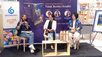 Peluncurann buku Tidak Berdiri Sendiri