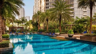 Kolam renang Raffles Hotel Jakarta, Lokasi Strategis di Jantung Kota, Desain Seni yang Mengagumkan, Kamar dan Suites yang Mewah, Kamar Raffles Hotel Jakarta, Layanan Butler 24 Jam, Fasilitas Kuliner dan Kebugaran, Oase Hijau di Tengah Kota, Kolam renang Raffles Hotel Jakarta, Komitmen terhadap Keberlanjutan