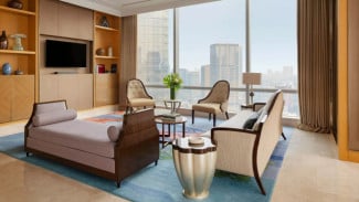 Kamar Raffles Hotel Jakarta, Lokasi Strategis di Jantung Kota, Desain Seni yang Mengagumkan, Kamar dan Suites yang Mewah, Kamar Raffles Hotel Jakarta, Layanan Butler 24 Jam, Fasilitas Kuliner dan Kebugaran, Oase Hijau di Tengah Kota, Kolam renang Raffles Hotel Jakarta, Komitmen terhadap Keberlanjutan