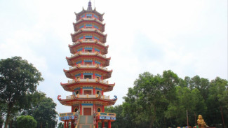 Pagoda di Pulau Kemaro, Fenomena Alam yang Unik, Legenda Cinta Tan Bun An dan Siti Fatimah, Pagoda di Pulau Kemaro, Warisan Budaya dan Daya Tarik Wisata, Sejarah dan Peran Strategis, Akses dan Fasilitas