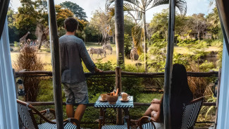 Mara River Safari Lodge Bali, Fasilitas Unggulan Mara River Safari Lodge, Mara River Safari Lodge Bali, Keunikan Tidur Dekat Zebra dan Badak, Harga Menginap di Mara River Safari Lodge, Aktivitas dan Pengalaman Lain, Mara River Safari Lodge Bali