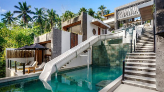Jungle Views Villa Bali, 1. Seluncuran Air Epik ke Kolam Renang Pribadi, 2. Enam Kamar Tidur Mewah dengan Kamar Mandi Dalam, 3. Ruang Tamu Luas dengan Pemandangan Hutan, 4. Layanan Butler Pribadi, 5. Layanan Kebersihan Harian dan Perawatan Properti, 6. Sarapan Terapung di Kolam Renang, 7. Layanan Tambahan yang Dapat Disesuaikan, 8. Lokasi Strategis di Pusat Spiritual Ubud
