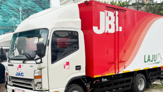 Ilustrasi Truk Listrik sebagai Angkutan Logistik, Ilustrasi Truk Listrik sebagai Angkutan Logistik, Pengadaan 500 Unit EV Truck, Pembangunan Ekosistem Green Logistics, Memberikan Nilai Tambah bagi Industri FMCG