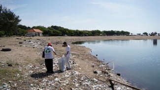 Beach Clean Up