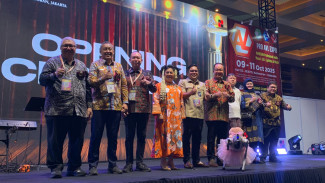 Opening Ceremony PRO AVL 2025, Tiga Pilar Cuan Industri Kreatif yang Wajib Diperhatikan, 1. Networking dan Kolaborasi Lintas Negara: Jembatan Menuju Pasar Global, 2. Investasi Diri di Sektor Teknologi dan Skill Vokal, Opening Ceremony PRO AVL 2025, 3. Merambah Segmen Pasar Hiburan dan Event Multi-Sektor