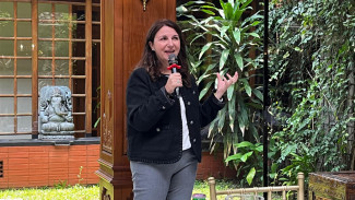 Director of Communications Nestlé Zone AOA Cristina Macina, 1. Ubah Limbah Sapi Jadi Energi Bersih, 2. Boiler Biomassa Berbasis Sekam Padi, 3. Olah Sampah Bernilai Ekonomi, 4. Perkuat Rantai Pasok Susu Lokal Berkelanjutan, 5. Edukasi Gizi sebagai Investasi Masa Depan