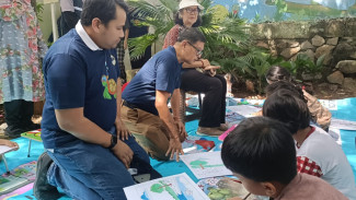 Kegiatan mewarnai