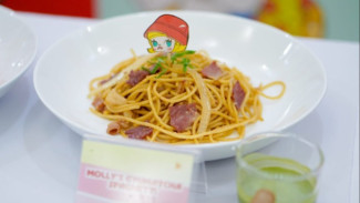 Kreasi menu baru dari Pizza Hut Indonesia X Molly