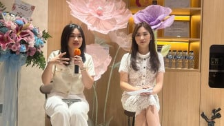 dr Jenifer Lesmana dan Catherine Lesmana di pembukaan Acme Skin Expert
