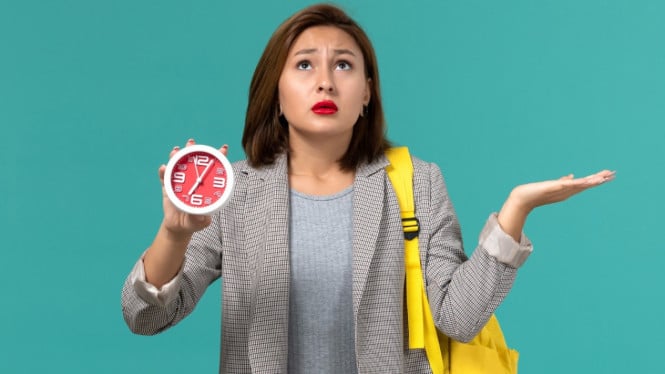 Ilustrasi Senin dan Mood Pekerja, 1. Tentukan Prioritas, 2. Buat Jadwal Harian atau Mingguan, 3. Manfaatkan Waktu Produktif Secara Optimal, 4. Terapkan Batasan yang Sehat, 5. Optimalkan Pemanfaatan Teknologi, 6. Jaga Kesehatan dan Waktu Istirahat