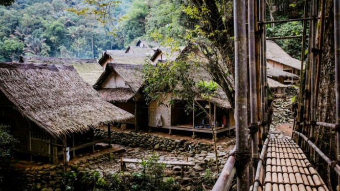 Baduy, Sekilas tentang Wisata Baduy, 4 Larangan Utama Saat Wisata ke Baduy, Alasan Pentingnya Mematuhi Larangan, Dampak Pelanggaran terhadap Wisatawan dan Komunitas, Tips Berkunjung ke Baduy dengan Menghormati Adat