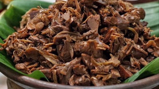 Ilustrasi gudeg nangka, Sejarah dan Keunikan Gudeg Jogja, Bahan-Bahan Gudeg Jogja, Bahan Sambal Krecek, Cara Membuat Gudeg Jogja, Cara Membuat Sambal Krecek, Tips Penyajian Gudeg Jogja