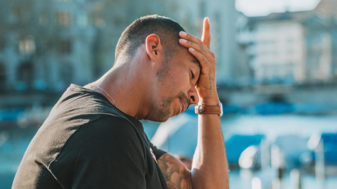 Ilustrasi Sakit Kepala, Apa itu cervicogenic headache?, Gejala cervicogenic headache, Apakah postur buruk satu-satunya penyebab?, Cara mengatasi cervicogenic headache di rumah