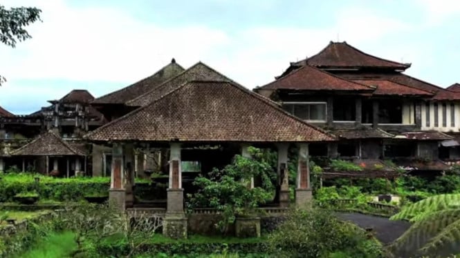 Hotel P.I Bedugul Bali, 1. Periksa Ulasan dan Reputasi Hotel Secara Online, 2. Teliti Sejarah dan Lokasi Bangunan Hotel, 3. Amati Fasilitas dan Kondisi Fisik Hotel, 4. Pastikan Keberadaan Staf yang Profesional dan Responsif, 5. Perhatikan Harga dan Penawaran yang Masuk Akal