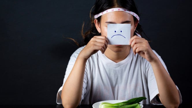 Ilustrasi anak GTM, Alasan Sensorik dan Psikologis di Balik Penolakan Makanan, Cara Sabar Mengenalkan Rasa dan Tekstur Makanan, Saat Anak Bilang Masakan Ibu Tidak Enak, Risiko Jika Anak Selalu Dipaksa Makan