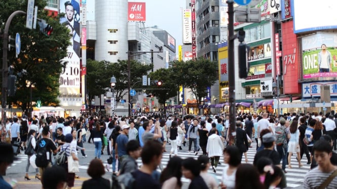 Area Shibuya, Tokyo, 1. Harapan Hidup Terpanjang di Dunia, 2. Sistem Kesehatan Universal dan Terjangkau, 3. Fokus pada Pencegahan dan Pemeriksaan Kesehatan Rutin, 4. Pola Makan Sehat dan Budaya Makan yang Bijak, 5. Kualitas Udara yang Bersih dan Lingkungan yang Sehat, 6. Dukungan Kesehatan Mental dan Kebijakan Sosial, 7. Infrastruktur Kesehatan yang Merata, 8. Komunitas yang Peduli dan Dukungan Sosial Kuat, 9. Teknologi Medis dan Inovasi dalam Perawatan, 10. Lingkungan Hidup yang Bersih dan Aman