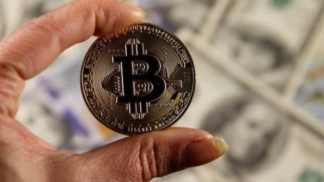 Ilustrasi Bitcoin, 1. Bonk (BONK), 2. Bittensor (TAO), 3. Fartcoin (FARTCOIN), 4. Pengu (PENGU), 5. Sui (SUI), 6. Hyperliquid (HYPE)