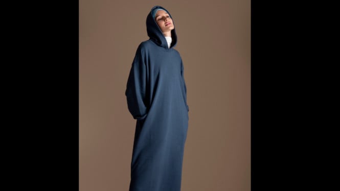 Gamis Hoodie, Styling Gamis untuk Ngantor: Syar’i, Rapi, Profesional, Styling Gamis untuk Hangout: Santai Tapi Chic, Styling Gamis untuk Kuliah: Praktis dan Tetap Keren, Tips Padu Padan Hijab dan Aksesori, Hindari Kesalahan Styling Ini