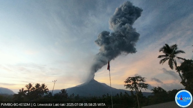 Gunung Lewotobi Laki-Laki