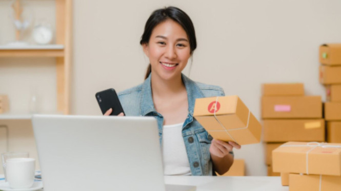 ilustrasi dropshipping, Tentukan Niche yang Spesifik, Riset Supplier Terpercaya, Bangun Branding Toko Online, Manfaatkan Media Sosial dan Iklan Digital, Manfaatkan Fitur Otomatisasi