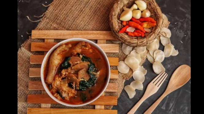 Seblak, Bagaimana Seblak Bisa Picu Tekanan Darah Tinggi?, Fakta: Hipertensi Nggak Pandang Umur, Seblak dan Jumlah Sodium: Berapa Banyak Sih?, Boleh Nggak Sih Makan Seblak?