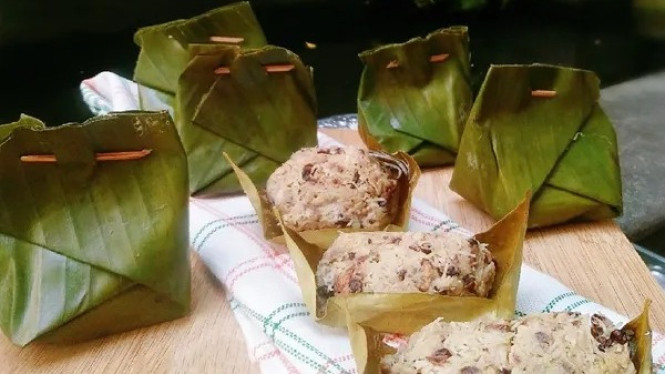 Bothok Tawon, 1. Botok Tawon, 2. Sego Kalak, 3. Ayam Lodoh, 4. Sego Semanggi, 5. Pecel Pethek