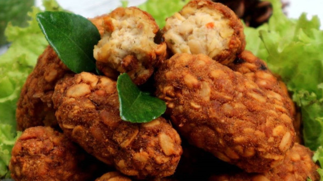 Tempe Mendol, 1. Orem-Orem, 2. Bakso Malang dan Bakso Bakar, 3. Cwie Mie, 4. Rujak Cingur, 5. Sate Gebug, 6. Pos Ketan Legenda