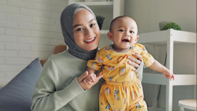 Dinda Hauw