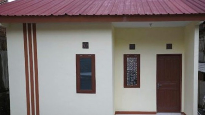 Ilustrasi rumah, 1. Prioritaskan Struktur dan Keamanan, 2. Manfaatkan Material Lokal dan Ramah Anggaran, 3. Lakukan Renovasi Bertahap Sesuai Kemampuan Finansial, 4. Libatkan Gotong Royong atau Manfaatkan Bantuan Sosial, 5. Optimalkan Sirkulasi Udara dan Pencahayaan Alami
