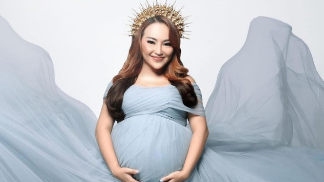 Mpok Alpa saat hamil, Kanker Selama Kehamilan: Fenomena Langka namun Nyata, Tantangan Diagnosis Kanker pada Ibu Hamil, Risiko Penularan Kanker ke Janin, Menyusui Selama Perawatan Kanker, Pengobatan Kanker Selama Kehamilan