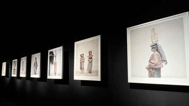 Pameran Fotografi 80 Tahun Keberagaman, Pameran Fotografi 80 Tahun Keberagaman, Makna Mendalam Bagian Akhir Pameran Museum , Mahkota dari Kesultanan Siak dan Ujung Biola WR Supratman, Lokasi Pameran dan Operasional
