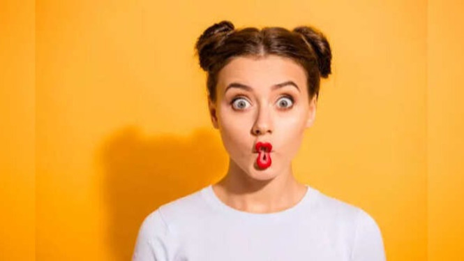 Gerakan Fish Face untuk hilangkan chubby, 1. Cheek Lifter, 2. Fish Face, 3. Chin Lift, 4. Puff and Release, 5. The Big “O” Stretch