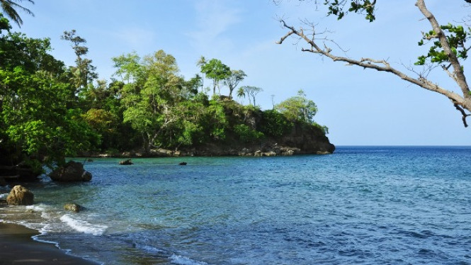 Pantai Anoi Itam, Keindahan Bawah Laut Pulau Weh, Pantai-Pantai yang Memesona, Akses dan Waktu Terbaik Berkunjung, Aktivitas Lain di Pulau Weh, Pesona Budaya dan Kuliner
