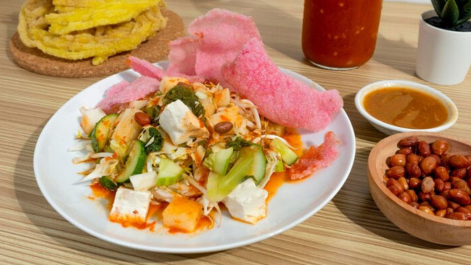 Ilustrasi Asinan, 1. Hotpot Daging Kuah Ringan, 2. Asinan Sayur Khas Betawi, 3. Goulash Daging Berkuah Rempah, 4. Pepes Ikan Mas Duri Lunak, 5. Karedok Sayuran Segar