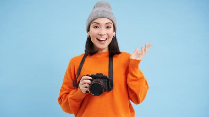 Ilustrasi Hobi Fotografi Jadi Peluang Cuan, 1. Pengajar Online, 2. Data Analysis dan Data Entry, 3. Fotografi, 4. Membuat Kursus Online dan Produk Digital, 5. Social Media Marketing