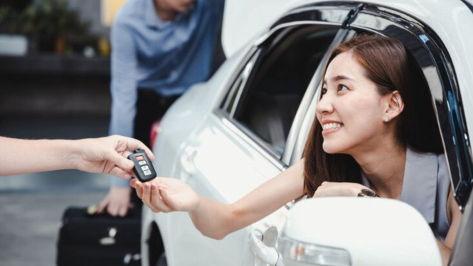 Ilustrasi Cicilan Mobil, 1. Mengambil Cicilan Terlalu Besar, 2. Mengabaikan Biaya Operasional Mobil, 3. Tidak Menyiapkan Uang Muka yang Cukup, 4. Tidak Memperhitungkan Bunga