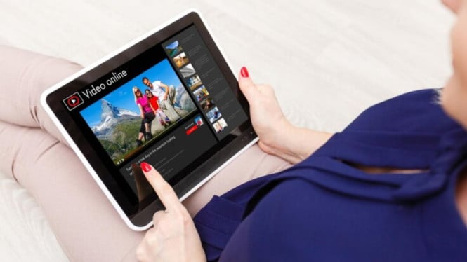 Ilustrasi Hiburan Online (streaming), 1. Aksesori Game Online, 2. Langganan Berbagai Streaming, 3. Konten Premium Berbayar, 4. Fitur Premium di Media Sosial, 5. Belanja Online Impulsif
