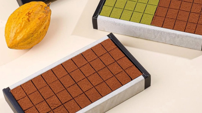 Falala Chocolate, 1. Pie Susu Khas Bali: Camilan Manis yang Legendaris, 2. Kopi Kintamani: Aroma Pegunungan yang Menyegarkan, 3. Kacang Disco: Keranji Gurih dengan Bumbu Rempah, 4. Pia Legong: Kue Renyah Berisi Keajaiban Tropis, 5. Salak Gula Pasir: Buah Segar yang Dikeringkan Manis, 6. Dodol Bali: Permen Kenyal dari Ketan Tradisional, 7. Falala Chocolate: Cokelat Premium Lumer di Mulut