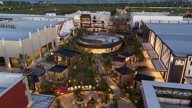 Indonesisa Design District PIK 2, 1. Dialog Inspiratif, 2. Pameran Instalasi Lintas Disiplin di Townhall IDD PIK2, 3. Sports &amp; Wellness Clubhouse: Harmoni Desain dan Gaya Hidup, 4. ICAD By The Bay Vol.03: Kolaborasi Seni dan Desain, 5. Artisan Alley: Merayakan Kreativitas Lokal, 6. Sip &amp; Tip: Desain dengan Dampak Sosial, 7. Bedah Rumah: Kontribusi Sosial IDD PIK2