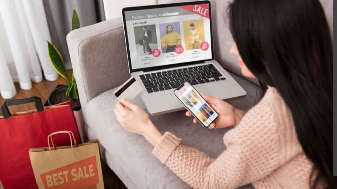 Ilustrasi Belanja Online, Sahur Mega Flash Sale (03.00–05.00 WIB), Ngabuburit Mega Flash Sale (15.00–18.00 WIB), “Voucher Rush Hour” (2 &amp; 3 Maret | 19.00–23.59 WIB), THR Sale (11 Maret)
