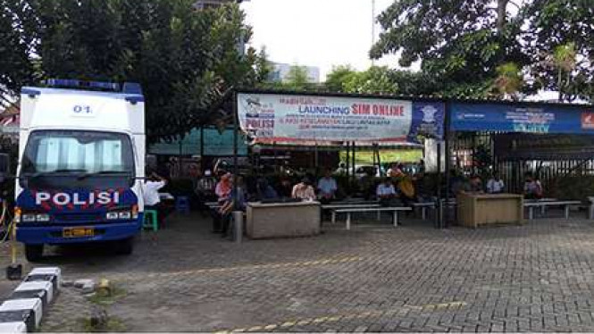 Lokasi SIM Keliling Jakarta Hari Ini 28 Agustus, Catat Jadwalnya, Syarat Perpanjangan SIM, Biaya Perpanjang SIM 2025, Lokasi Gerai SIM Bandung dan Samsat Keliling Bandung, Jadwal dan Lokasi SIM Keliling Bandung Hari Ini, Kamis 23 Oktober 2025