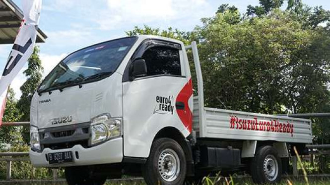 Isuzu Traga Tebar Pesona