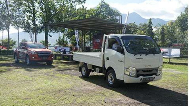 Isuzu Traga Tebar Pesona Isuzu Traga Tebar Pesona, Kapasitas Angkut, Tata Yodha, Isuzu Traga, Mitsubishi L300