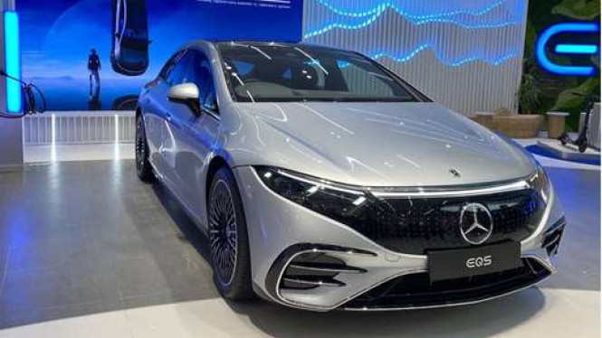 Cicilan Mobil Listrik Mercedes-Benz EQE dan EQS Mulai Rp30 Jutaan